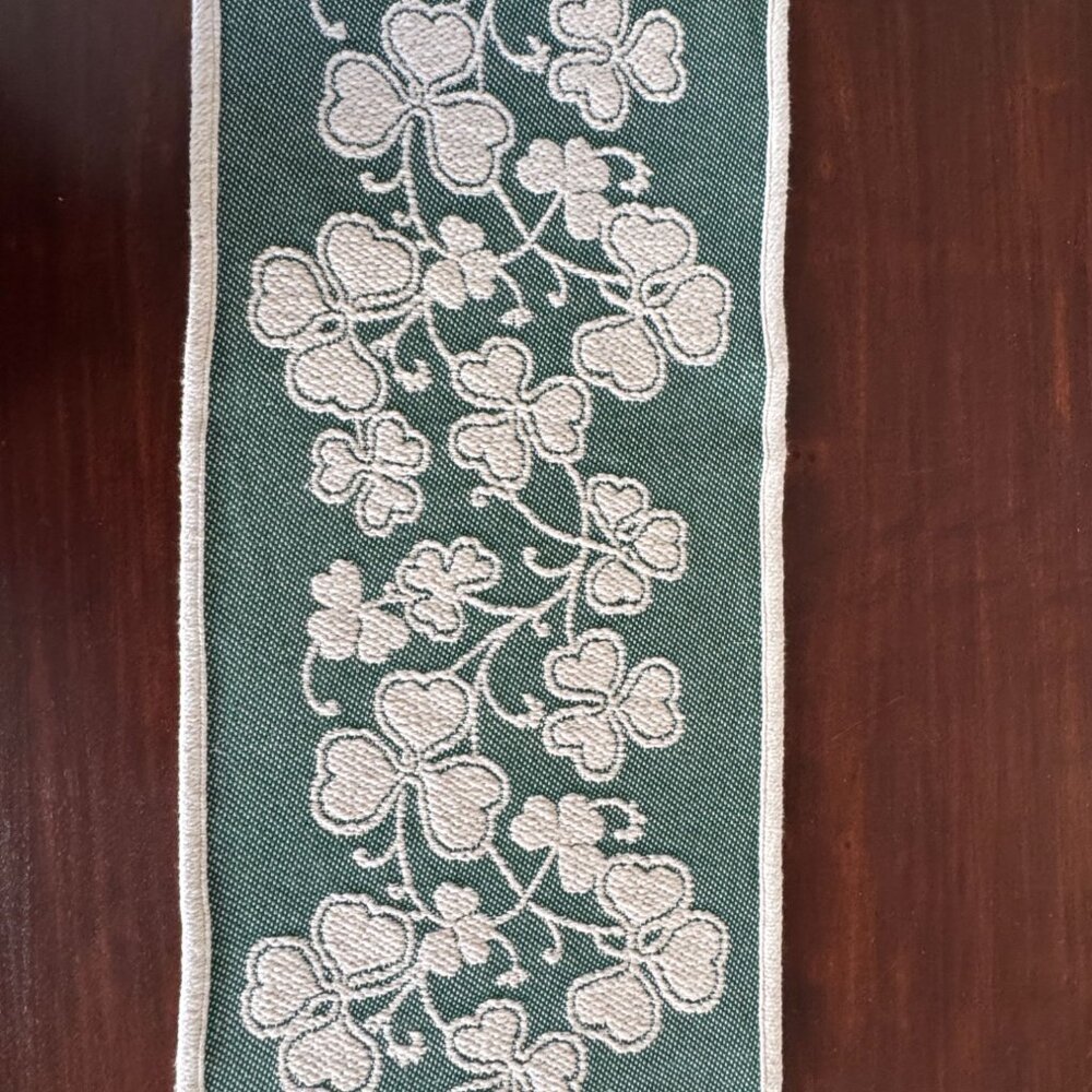 The Farmhouse St Patricks Day Table Runner Reversible Shamrocks Home Decor - Picture 3 of 12